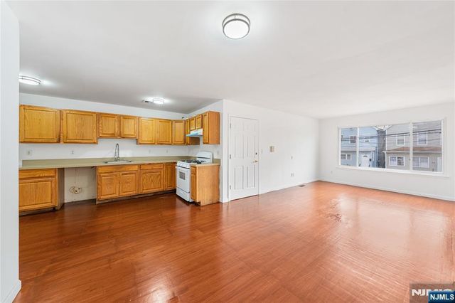 53 S 2nd Street, Elizabeth, NJ 07206