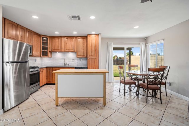 2235 W Avenue K 13, Lancaster, CA 93536