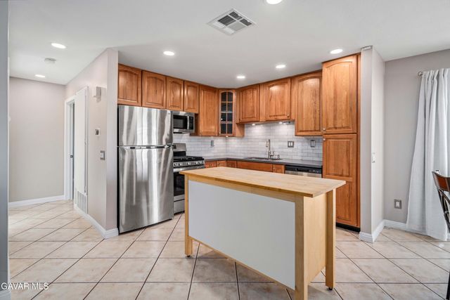 2235 W Avenue K 13, Lancaster, CA 93536