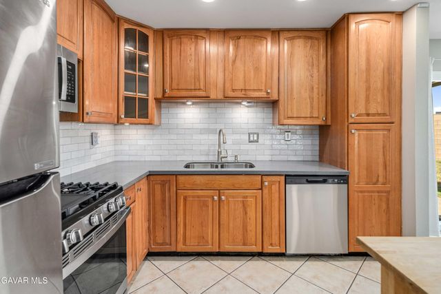 2235 W Avenue K 13, Lancaster, CA 93536