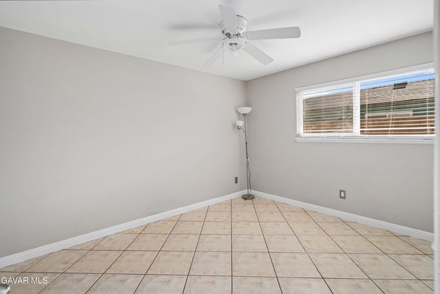 2235 W Avenue K 13, Lancaster, CA 93536