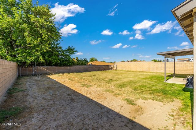 2235 W Avenue K 13, Lancaster, CA 93536