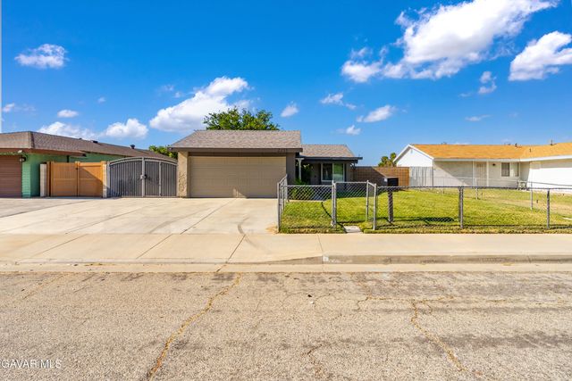 2235 W Avenue K 13, Lancaster, CA 93536