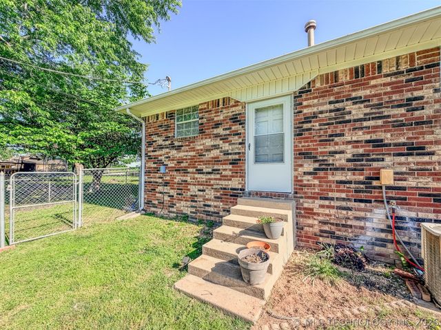 306 E Willis Road, Tahlequah, OK 74464