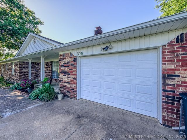 306 E Willis Road, Tahlequah, OK 74464