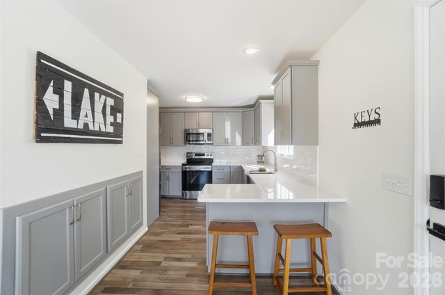 449 Island View Drive, Lexington, NC 27292