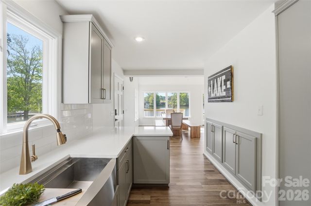 449 Island View Drive, Lexington, NC 27292