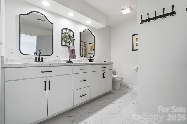 449 Island View Drive, Lexington, NC 27292