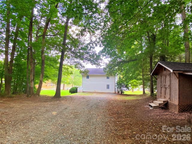 449 Island View Drive, Lexington, NC 27292
