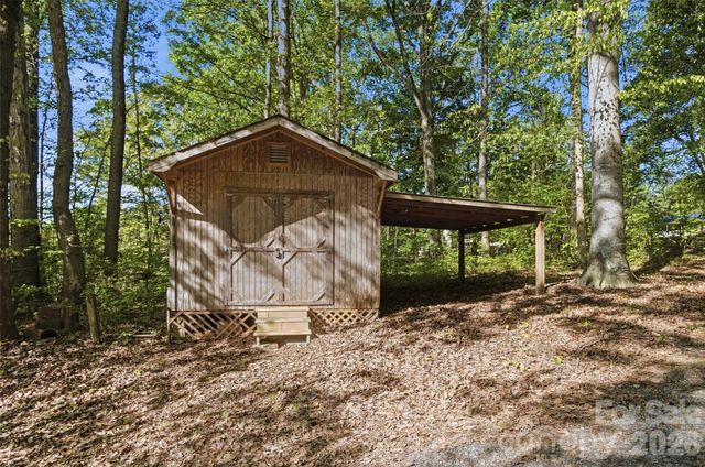 449 Island View Drive, Lexington, NC 27292