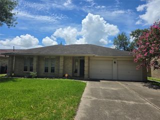 3827 Pecan Circle, La Porte, TX 77571