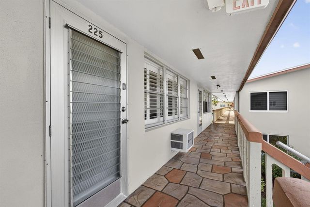 225 Bedford I 225, West Palm Beach, FL 33417