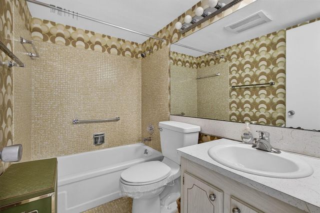 225 Bedford I 225, West Palm Beach, FL 33417