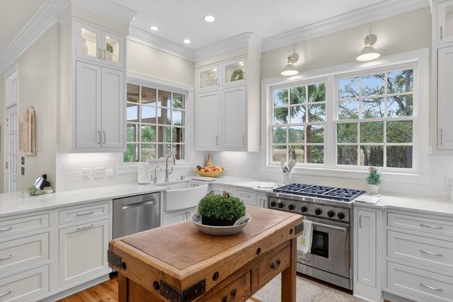 2380 Darts Cove Way, Mount Pleasant, SC 29466