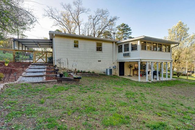215 Waheela Drive, Chattanooga, TN 37404