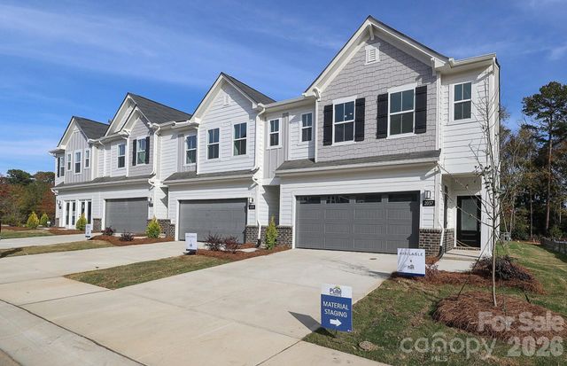 2015 Bayou Trace Drive, Charlotte, NC 28262
