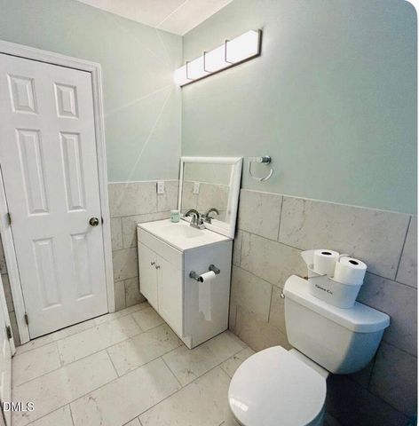 6111 Sunpointe Drive 103, Raleigh, NC 27606