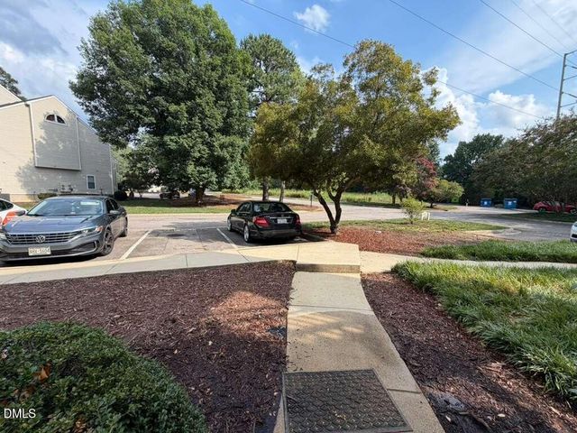 6111 Sunpointe Drive 103, Raleigh, NC 27606