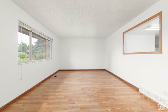 5550 WESTSIDE DR, Kearns, UT 84118