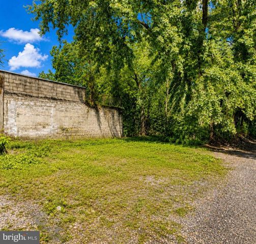 202 GREENWAY AVE, Darby, PA 19023