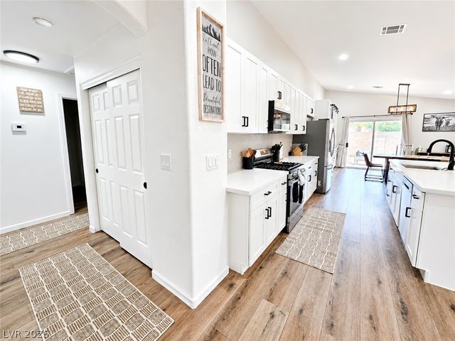 7476 Flowing Stream Drive, Las Vegas, NV 89131