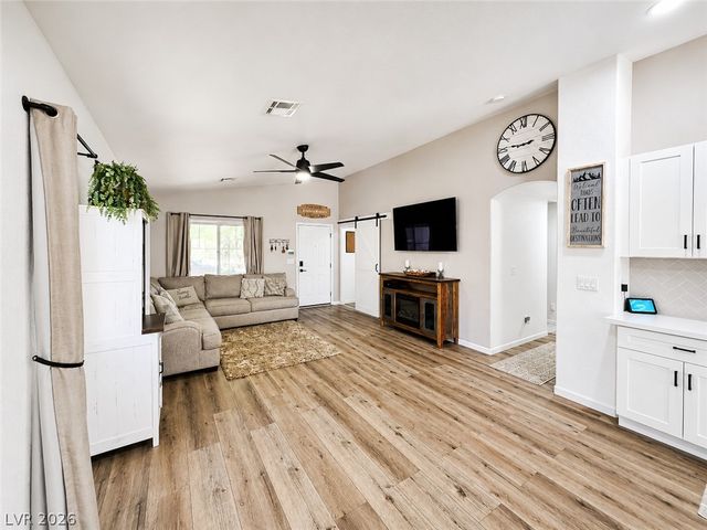 7476 Flowing Stream Drive, Las Vegas, NV 89131