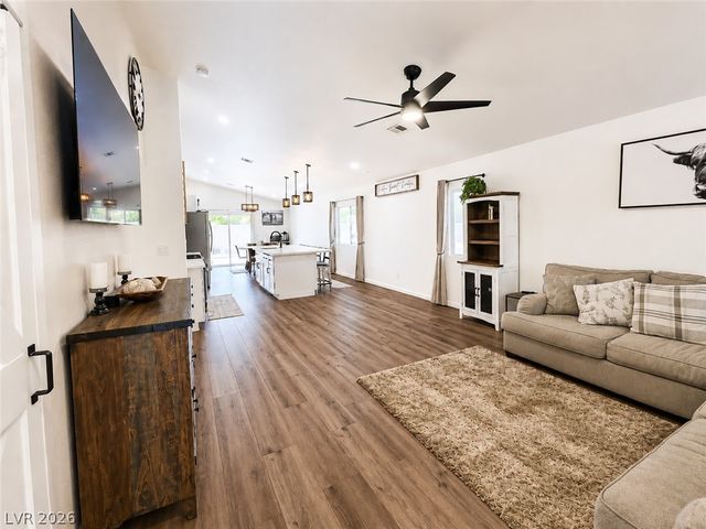 7476 Flowing Stream Drive, Las Vegas, NV 89131