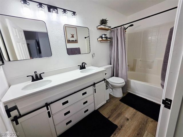 7476 Flowing Stream Drive, Las Vegas, NV 89131