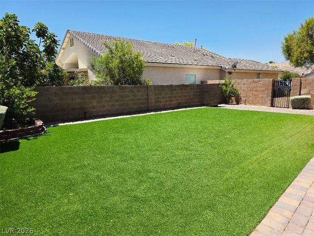 7476 Flowing Stream Drive, Las Vegas, NV 89131