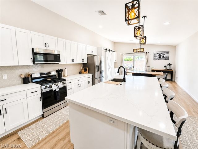 7476 Flowing Stream Drive, Las Vegas, NV 89131