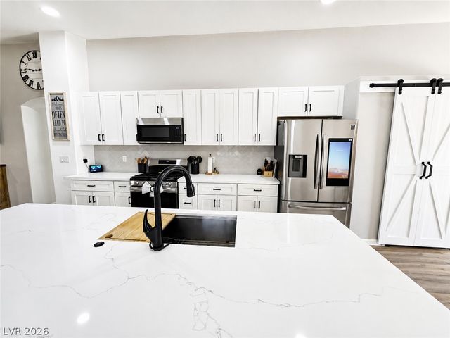 7476 Flowing Stream Drive, Las Vegas, NV 89131