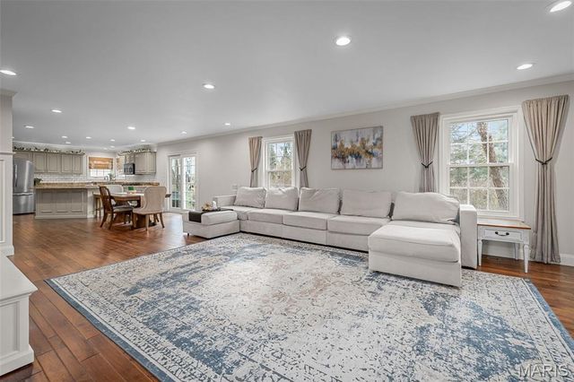 37 Ravens Pointe, Lake St Louis, MO 63367