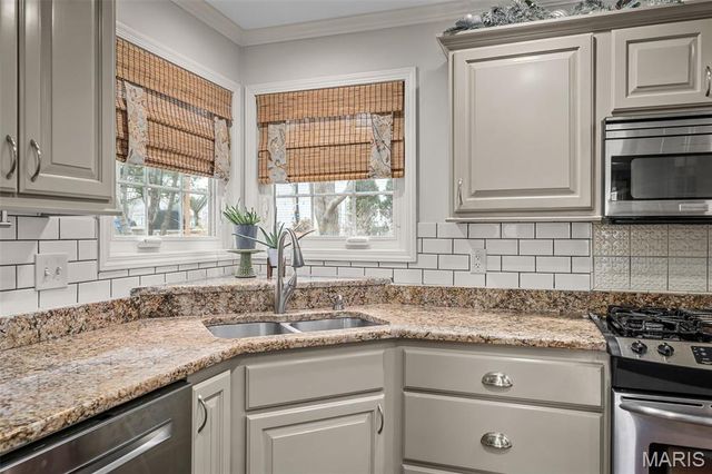 37 Ravens Pointe, Lake St Louis, MO 63367