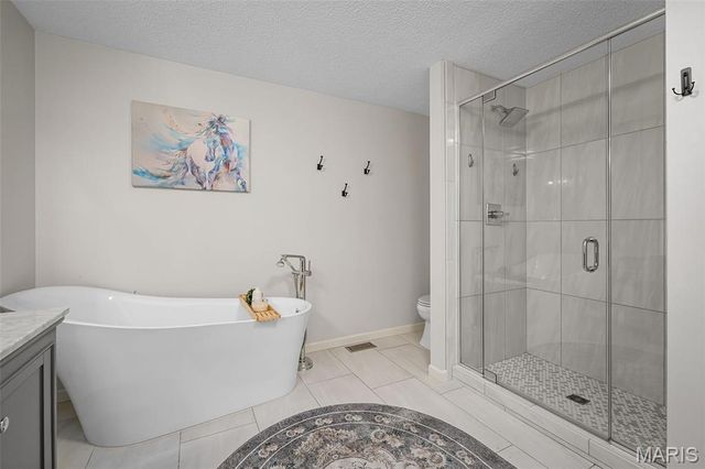 37 Ravens Pointe, Lake St Louis, MO 63367