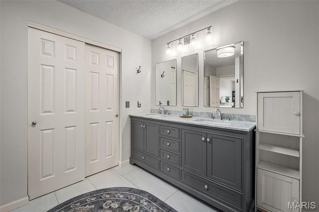 37 Ravens Pointe, Lake St Louis, MO 63367