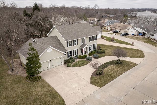 37 Ravens Pointe, Lake St Louis, MO 63367
