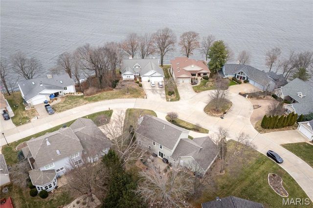 37 Ravens Pointe, Lake St Louis, MO 63367