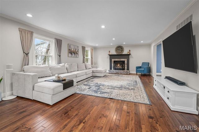 37 Ravens Pointe, Lake St Louis, MO 63367