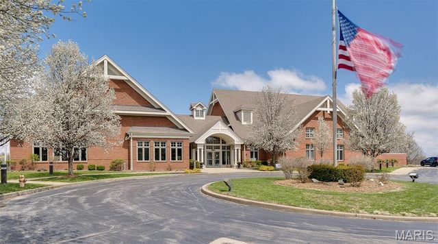 37 Ravens Pointe, Lake St Louis, MO 63367