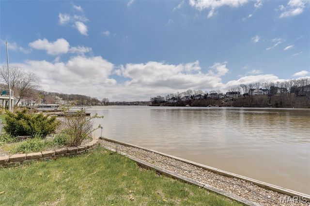 37 Ravens Pointe, Lake St Louis, MO 63367