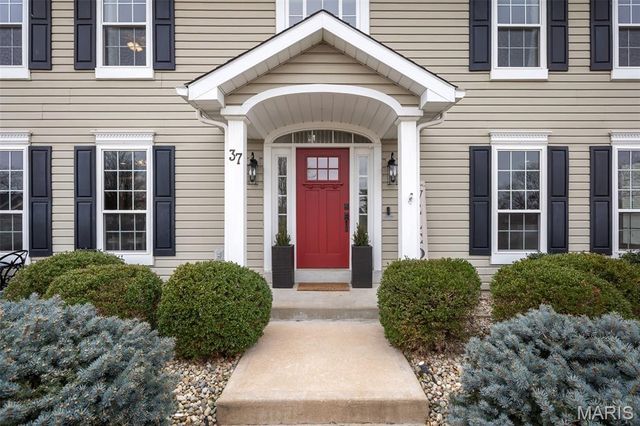 37 Ravens Pointe, Lake St Louis, MO 63367