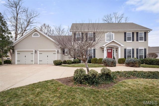 37 Ravens Pointe, Lake St Louis, MO 63367