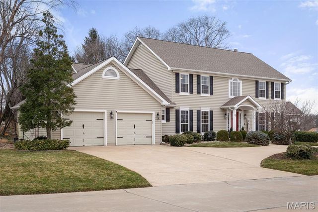 37 Ravens Pointe, Lake St Louis, MO 63367