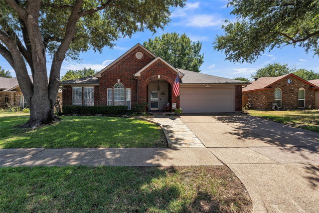 2741 White Oak Drive, Grand Prairie, TX 75052