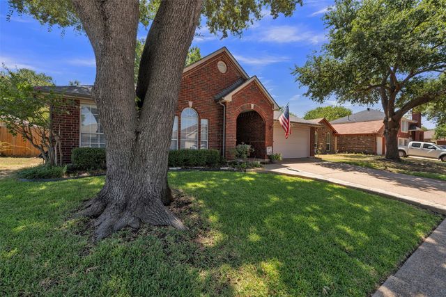 2741 White Oak Drive, Grand Prairie, TX 75052