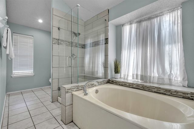 2741 White Oak Drive, Grand Prairie, TX 75052