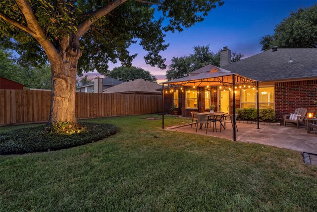 2741 White Oak Drive, Grand Prairie, TX 75052