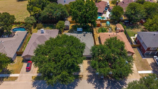 2741 White Oak Drive, Grand Prairie, TX 75052