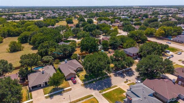 2741 White Oak Drive, Grand Prairie, TX 75052