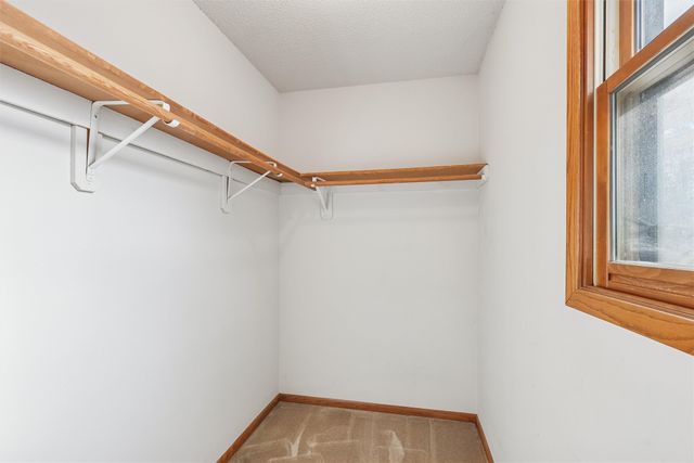 1070 50th Street 4E, West Des Moines, IA 50266